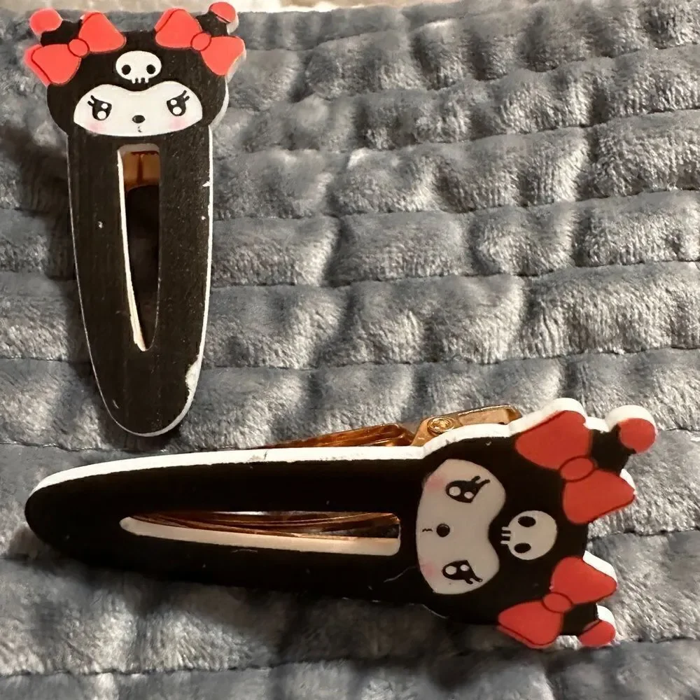New Sanrio Kuromi Hair Clips 2pcs – Gothic Red Bow Acrylic Barrettes